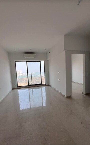 Room in 2 BHK Apartment at Kanakia Silicon Valley, Powai – for Rent