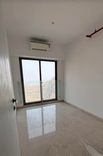 Room in 2 BHK Apartment at Kanakia Silicon Valley, Powai – for Rent
