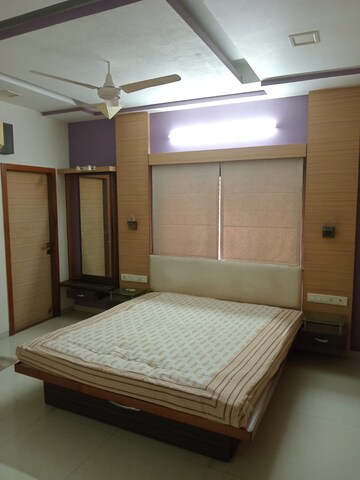Bedroom in 3 BHK Apartment at Paldi – for Rent