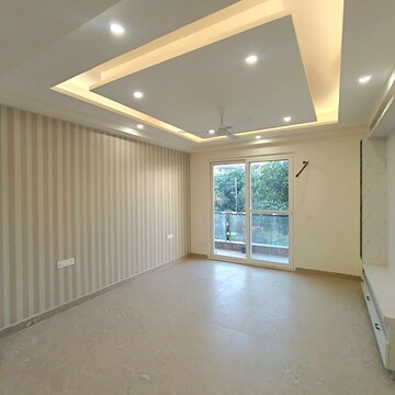 Room in 3 BHK Builder Floor at Sector 51 – for Sale