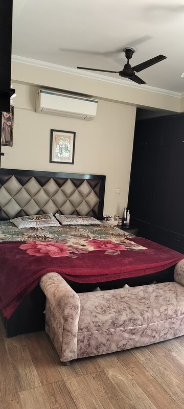 Bedroom in 3.5 BHK Apartment at Maxblis Grand Kingston, Sector 75 – for Rent