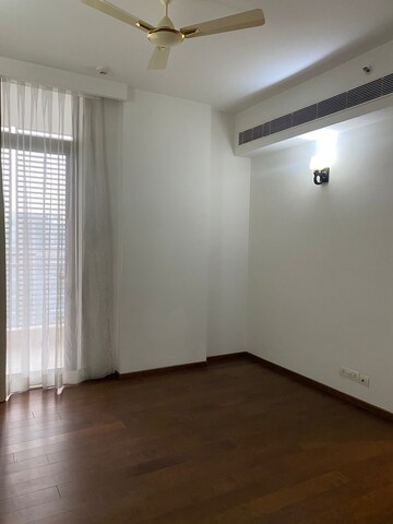 Room in 4 BHK Apartment at M3M Golf Estate, Sector 65 – for Rent