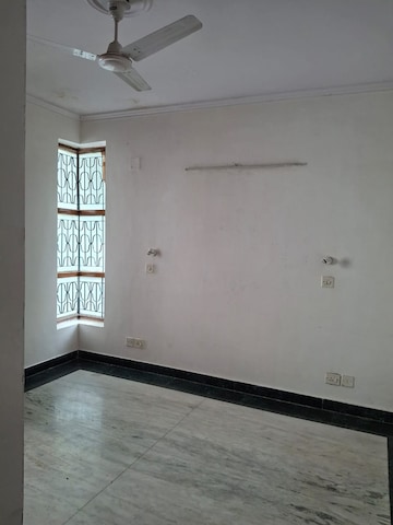 Room in 6+ BHK Independent House at Green Park Extension – for Sale