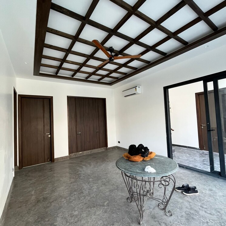  Parking, dera mandi 6 Bedroom 10800 Sq.Ft. Villa In Dera Mandi Delhi 8144265