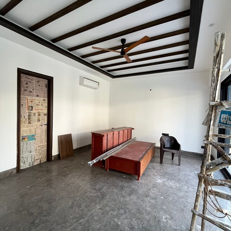  Parking, dera mandi 6 Bedroom 10800 Sq.Ft. Villa In Dera Mandi Delhi 8144265