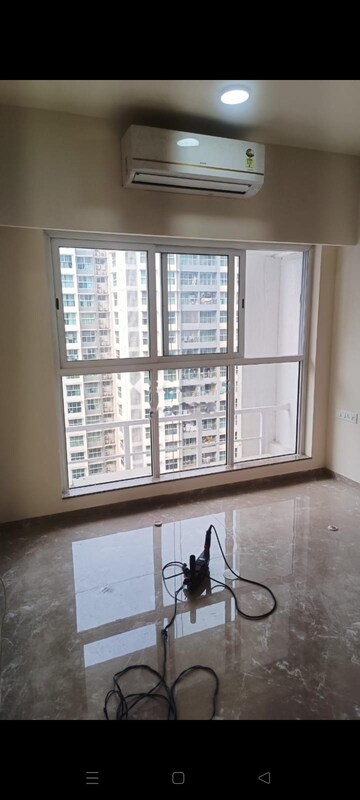 Room in 2 BHK Apartment at LnT Veridian, Powai – for Rent