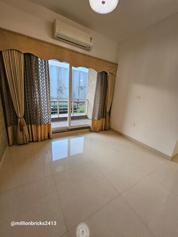 Room in 2 BHK Apartment at Paradise Sai World Empire, Kharghar – for Rent
