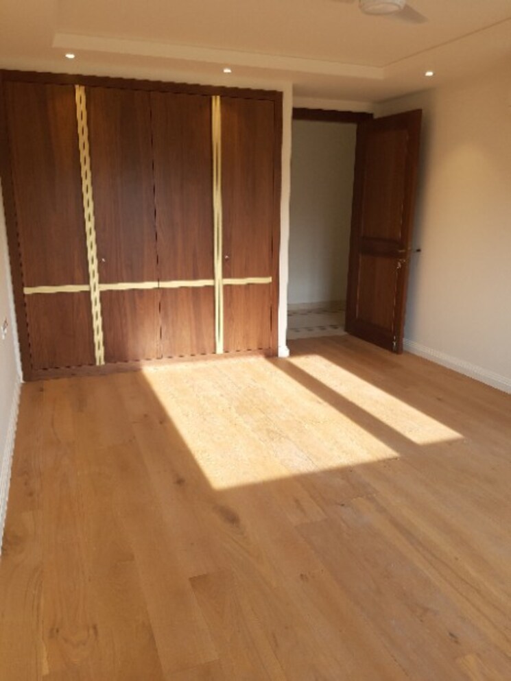 Room, golf links 6 Bedroom 375 Sq.Yd. Villa In Golf Links Delhi 8144343