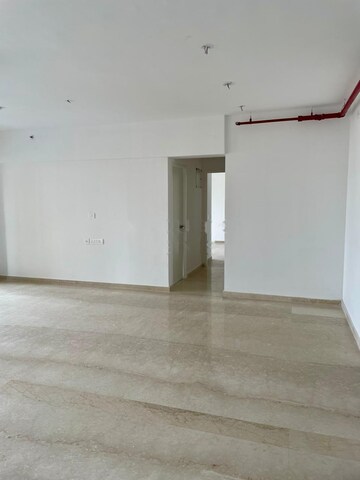Room in 4 BHK Apartment at Kanakia Silicon Valley, Powai – for Rent