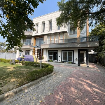 6+ BHK Villa For Sale in Dera Mandi
