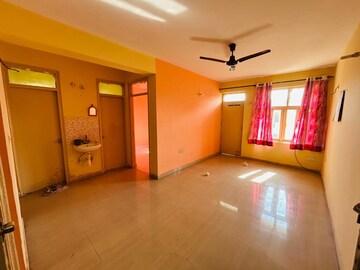 Room in 3 BHK Apartment at Tapukara – for Sale