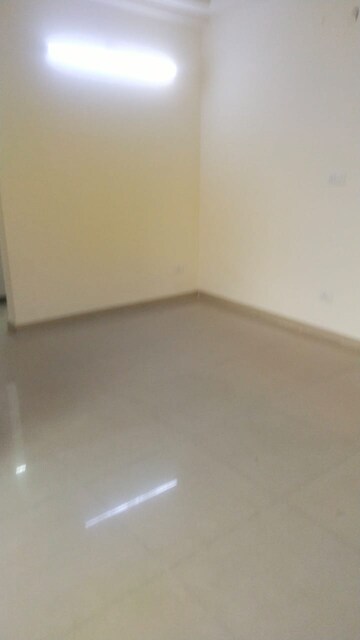 Room in 3 BHK Apartment at Moti Nagar – for Rent