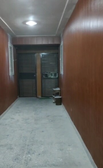 Room in 2 BHK Builder Floor at Sector 75 – for Sale
