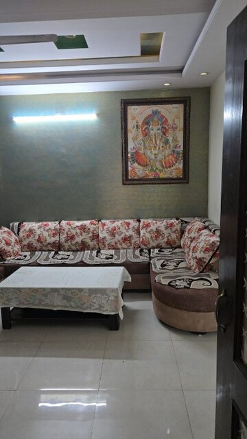Living Room in 3 BHK Apartment at Krishnapuri – for Rent