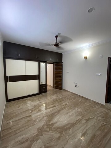 Room in 2 BHK Builder Floor at Hsr Layout – for Rent
