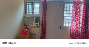 Room in 3 BHK Builder Floor at Ardee City, Sector 52 – for Rent