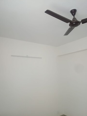 Furnished Amenities in 2 BHK Apartment at New Ashok Nagar – for Rent