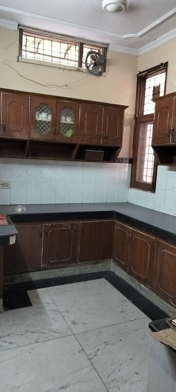 Kitchen in 1.5 BHK Independent House at RWA Apartments Sector 41, Sector 41 – for Rent