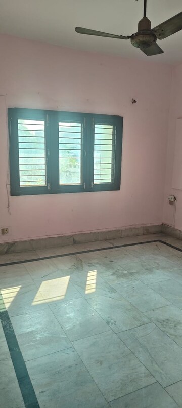 1.5 BHK Independent House For Rent in Vikas Nagar
