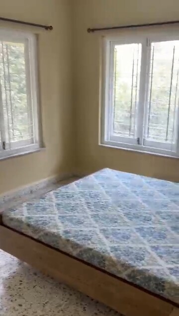 Room in 2 BHK Apartment at Swaranga Apartment, Santacruz West – for Rent