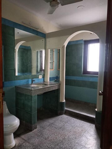 Bathroom in 6+ BHK Independent House at Ansal Sushant Lok I, Sector 43 – for Sale