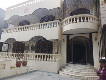 6+ BHK Independent House – Exterior View View at Ansal Sushant Lok I, Sector 43 - for Sale