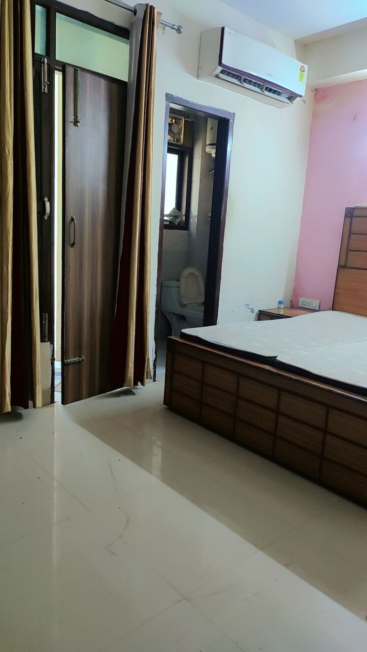Room, new ashok nagar 2 Bedroom 1348 Sq.Ft. Apartment In New Ashok Nagar Delhi 8145002