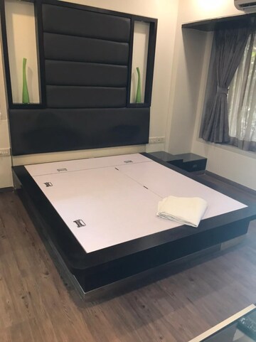 Bedroom in 2 BHK Apartment at Ashish Apartment Juhu, Juhu – for Rent