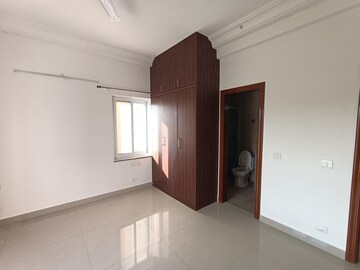 Room in 2 BHK Apartment at Regency La Majad, Hbr Layout – for Rent