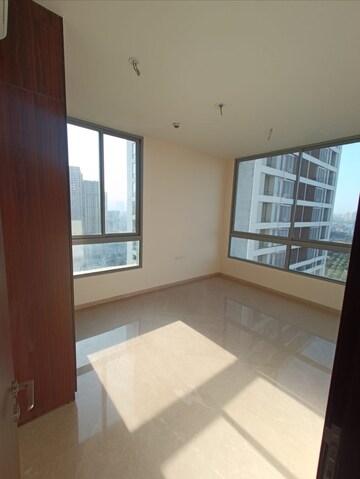 Room in 2 BHK Apartment at Piramal Vaikunth, Balkum Pada – for Sale