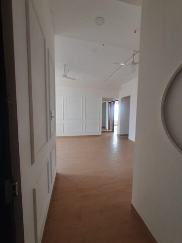 Room in 2 BHK Apartment at Dadar West – for Rent