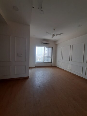 Room in 2 BHK Apartment at Dadar West – for Rent