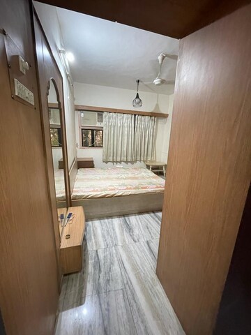 Room in 2 BHK Apartment at Santacruz East – for Rent