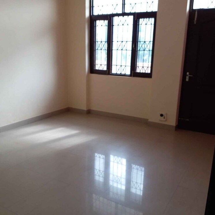 Room, sector 57 3 Bedroom 300 Sq.Yd. Builder Floor In Sector 57 Gurgaon 8145175