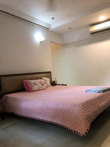 Bedroom in 4 BHK Apartment at Bandra West – for Rent