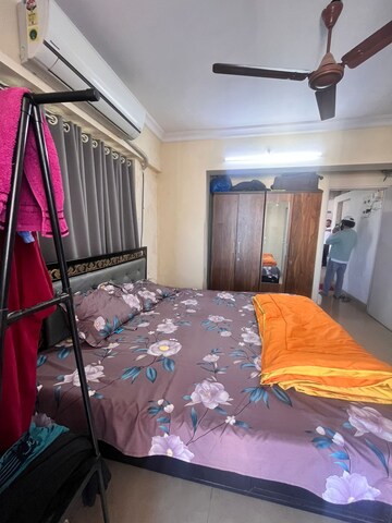 Bedroom in 1 BHK Apartment at Andheri West – for Sale