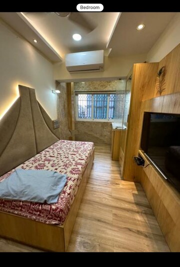 Bedroom in 3 BHK Apartment at Lokhandwala Complex, Andheri West – for Rent