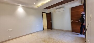 Room in 4 BHK Builder Floor at Greater Kailash ii – for Rent