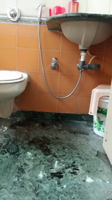 Bathroom in 1 BHK Apartment at Andheri West – for Sale