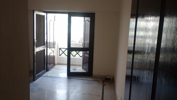Room in 2 BHK Apartment at Prateek Grand City, Siddharth Vihar – for Rent