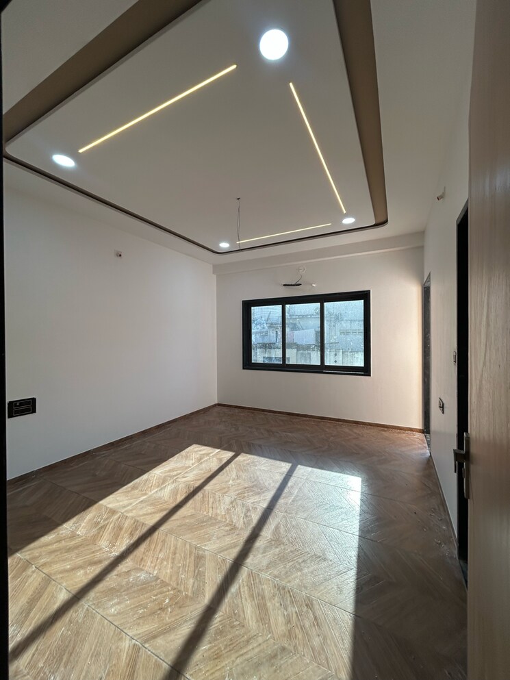 Room, bharthana 5 Bedroom 3200 Sq.Ft. Villa In Bharthana Surat 8145453