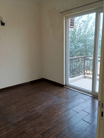 Room in 3 BHK Builder Floor at BPTP Astaire Gardens, Sector 70a – for Rent