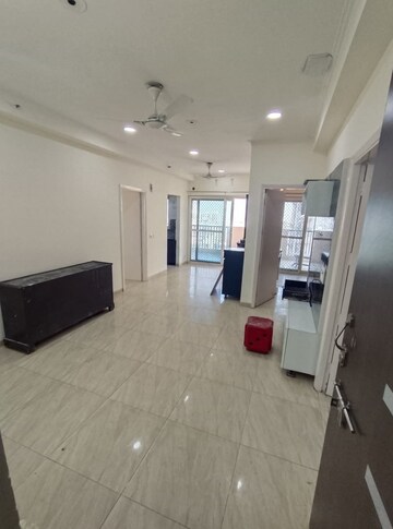 Parking in 3 BHK Apartment at Gaur City 2 - 14th Avenue, Sector 16c Greater Noida – for Rent