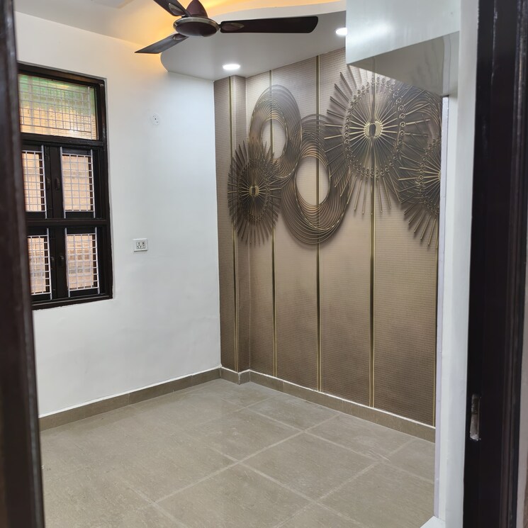 Room, uttam nagar west 2 Bedroom 60 Sq.Yd. Builder Floor In Uttam Nagar West Delhi 8145473