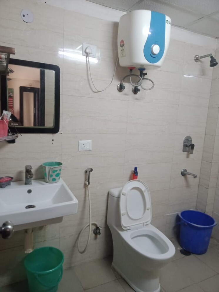 Bathroom, sethi-max-royale 3 Bedroom 1440 Sq.Ft. Apartment In Sector 76 Noida 8145485