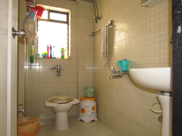Bathroom, andheri west 2 Bedroom 1000 Sq.Ft. Apartment In Andheri West Mumbai 8145510