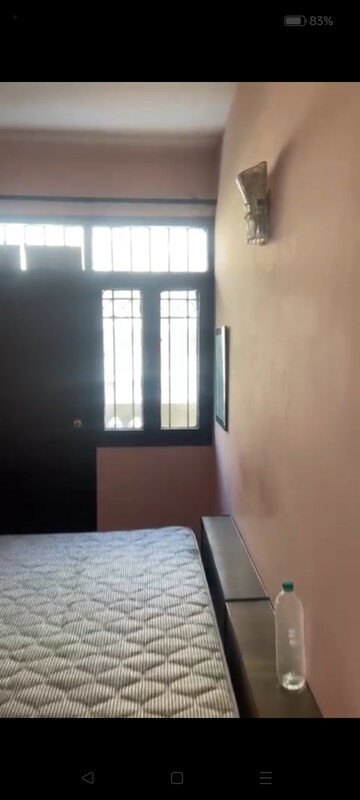 Room in 3 BHK Apartment at Mahagun Manor, Sector 50 – for Rent