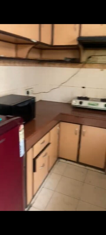 Furnished Amenities in 3 BHK Apartment at Mahagun Manor, Sector 50 – for Rent