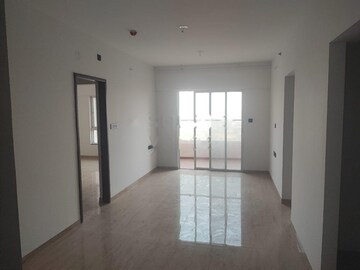 Room in 2 BHK Apartment at VTP Leonara, Mahalunge – for Rent