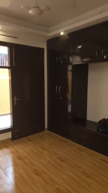 Room in 2 BHK Apartment at Sector 57 – for Rent